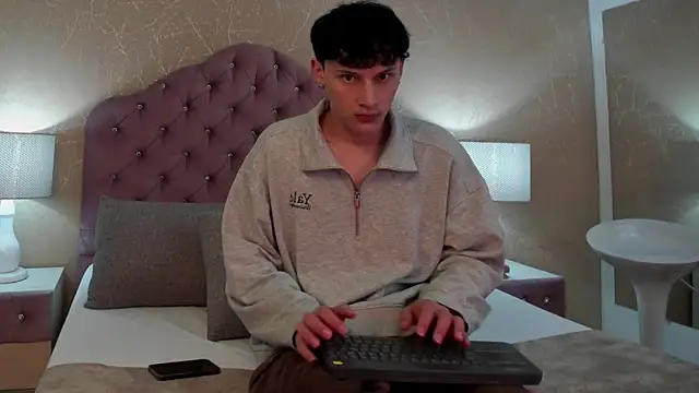 Snapshot of LephyStar chatting on 10, 4, 2026 LephyStar online show from 10, 4, 2026