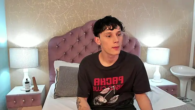 Snapshot of LephyStar chatting on 15, 4, 2026 LephyStar online show from 15, 4, 2026