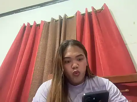 Snapshot of yourhotwild_bella chatting on 27, 7, 2026 yourhotwild bella online show from 27, 7, 2026