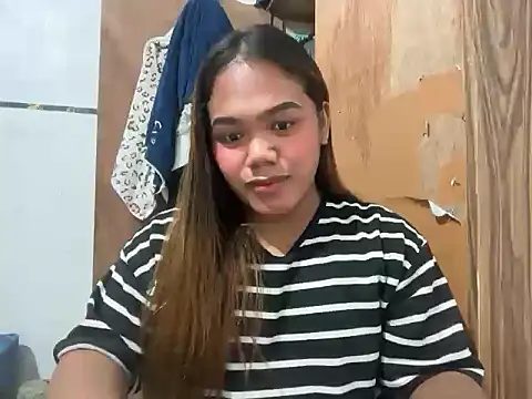 Snapshot of yourhotwild_bella chatting on 29, 7, 2026 yourhotwild bella online show from 29, 7, 2026