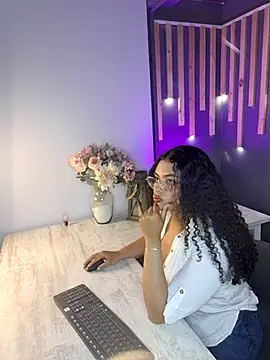 scarlett  2 online show from 7, 4, 2026
