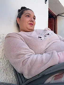 Snapshot of Tugatita1990 chatting on 5, 4, 2026 Tugatita1990 online show from 5, 4, 2026