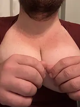 Snapshot of hugemanbreasts chatting on 6, 7, 2026 hugemanbreasts online show from 6, 7, 2026