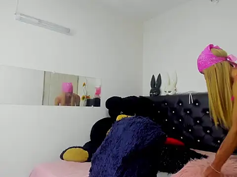 Snapshot of Nathaly_Sam chatting on 7, 4, 2026 Nathaly Sam online show from 7, 4, 2026