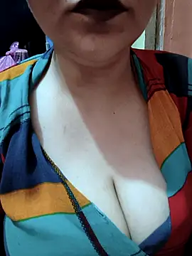 Snapshot of ZOYA_KHAN-123 chatting on 5, 5, 2026 ZOYA KHAN-123 online show from 5, 5, 2026