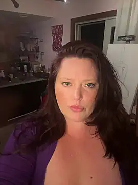 EmberVael online show from 25, 7, 2026