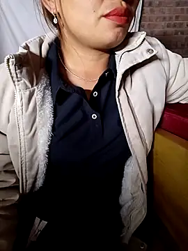 Snapshot of cat-kat chatting on 24, 4, 2026 cat-kat online show from 24, 4, 2026