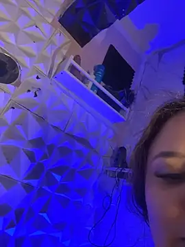 Snapshot of SaskiaDeluxe chatting on 7, 4, 2026 SaskiaDeluxe online show from 7, 4, 2026