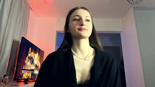 Snapshot of HallieHollo chatting on 5, 4, 2026 HallieHollo online show from 5, 4, 2026