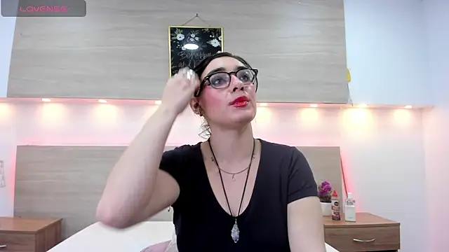 Ellaa honey online show from 15, 4, 2026