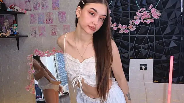 Snapshot of belle_cute chatting on 4, 4, 2026 belle cute online show from 4, 4, 2026