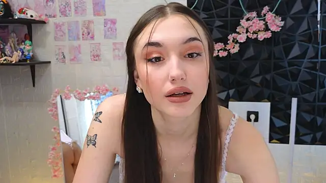 Snapshot of belle_cute chatting on 9, 4, 2026 belle cute online show from 9, 4, 2026