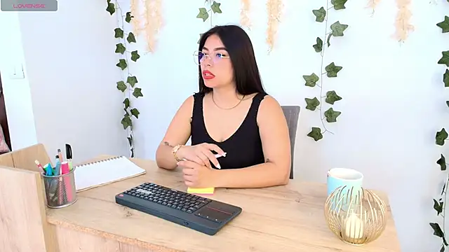 Ariana castillo02 online show from 5, 5, 2026