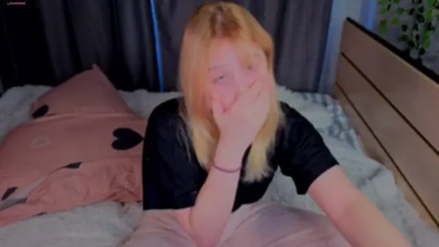 unburnedgirl online show from 22, 5, 2026