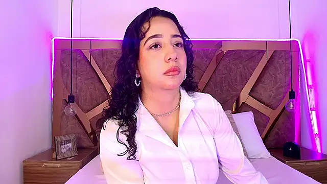 Snapshot of bella_swwan_ chatting on 17, 6, 2026 bella swwan online show from 17, 6, 2026