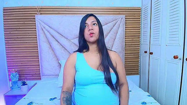 Lunaa Rossee online show from 15, 5, 2026