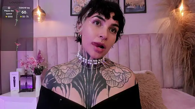 Snapshot of Luana_fiore chatting on 5, 4, 2026 Luana fiore online show from 5, 4, 2026