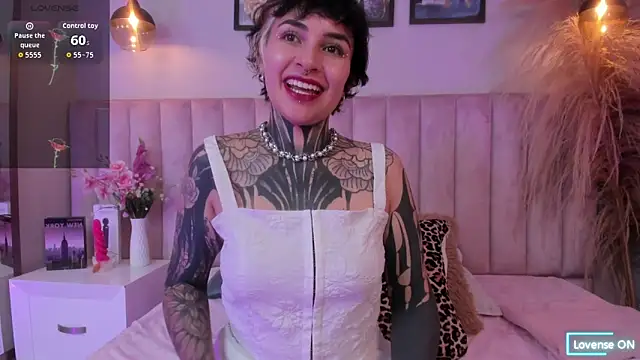 Snapshot of Luana_fiore chatting on 7, 4, 2026 Luana fiore online show from 7, 4, 2026