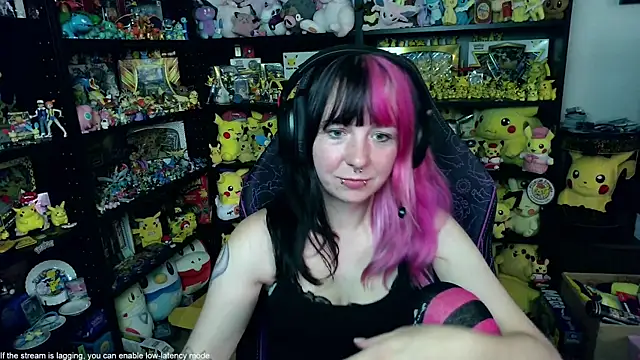 Snapshot of CutieTracer chatting on 12, 7, 2026 CutieTracer online show from 12, 7, 2026