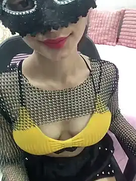 Snapshot of SUMITI_ chatting on 3, 4, 2026 SUMITI online show from 3, 4, 2026