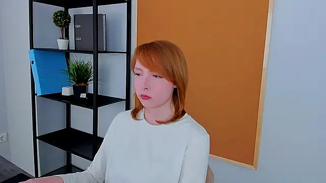 Snapshot of CherryCrushLove chatting on 4, 4, 2026 CherryCrushLove online show from 4, 4, 2026