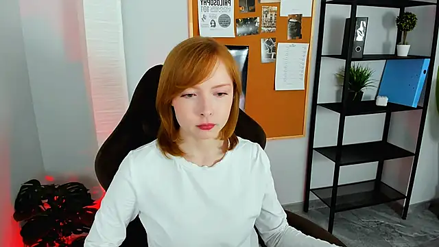 CherryCrushLove online show from 14, 5, 2026