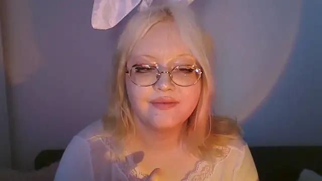 Snapshot of Elayne_Sweet chatting on 5, 4, 2026 Elayne Sweet online show from 5, 4, 2026