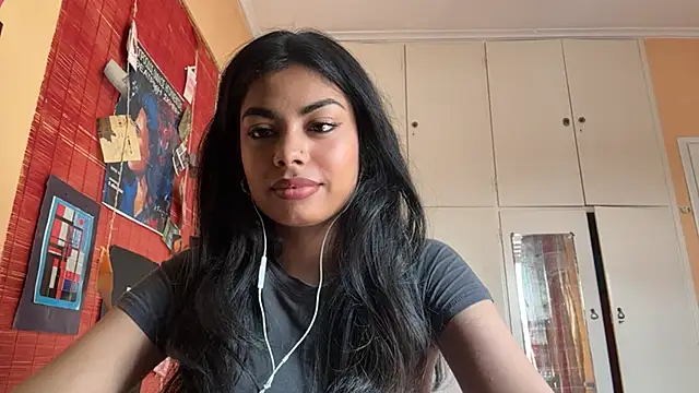 JenniRoutt online show from 4, 4, 2026