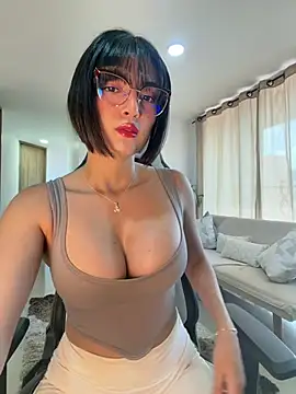 Snapshot of SeleneHale chatting on 4, 7, 2026 SeleneHale online show from 4, 7, 2026
