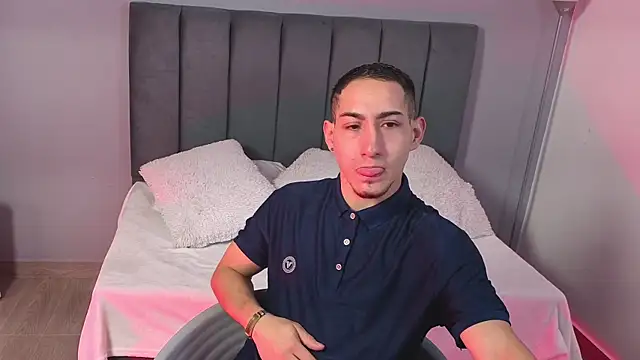 Snapshot of jhan_vassilis chatting on 4, 4, 2026 jhan vassilis online show from 4, 4, 2026