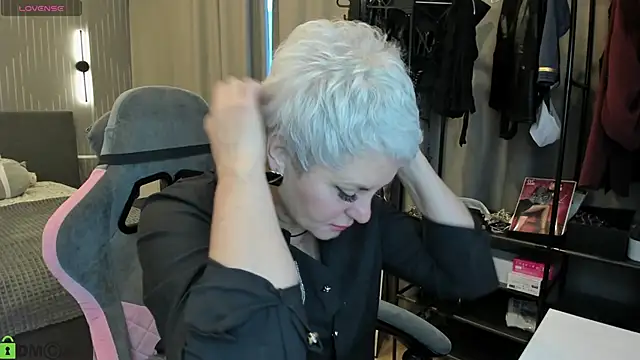 Linda Zef1r online show from 20, 4, 2026