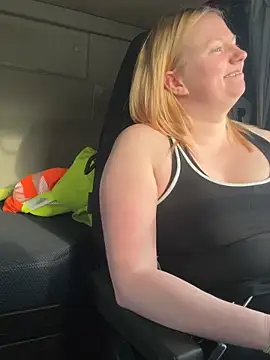 TruckerBabeLeenchen online show from 9, 4, 2026