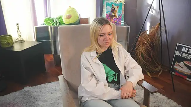 OliviaCaffery online show from 2, 4, 2026