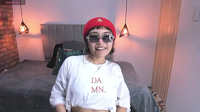 Hanna Clark   online show from 22, 5, 2026