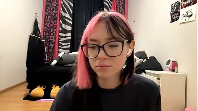 Snapshot of WifeAileen chatting on 11, 5, 2026 WifeAileen online show from 11, 5, 2026