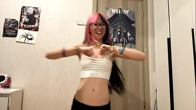 Snapshot of WifeAileen chatting on 11, 5, 2026 WifeAileen online show from 11, 5, 2026