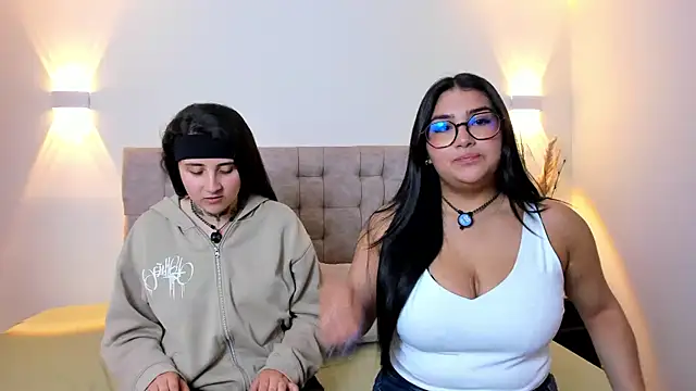 Elisa n Emma online show from 2, 4, 2026