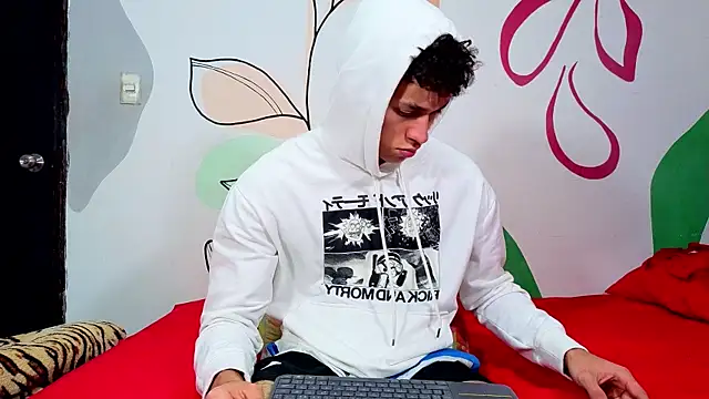 Snapshot of Myke_sexy chatting on 17, 4, 2026 Myke sexy online show from 17, 4, 2026