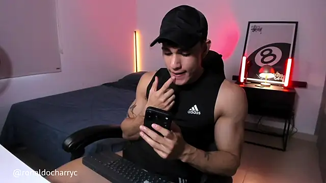 Snapshot of Massimo_Rinaldi chatting on 3, 7, 2026 Massimo Rinaldi online show from 3, 7, 2026
