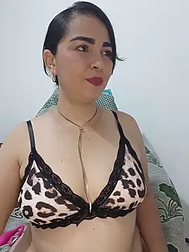 Snapshot of Emily_Divi69 chatting on 7, 6, 2026 Emily Divi69 online show from 7, 6, 2026