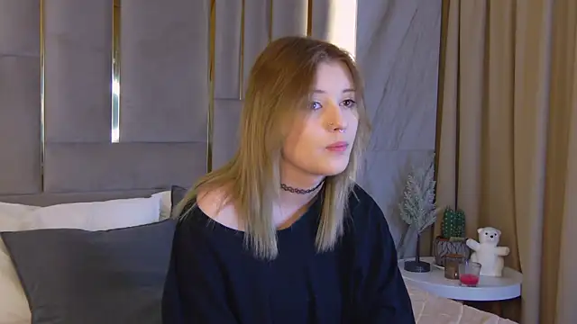 Snapshot of Mila_blum chatting on 7, 5, 2026 Mila blum online show from 7, 5, 2026