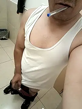 lobo caliente37 online show from 2, 4, 2026