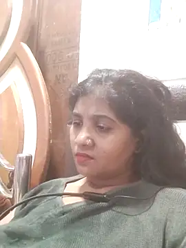 Snapshot of JiyaQueen26 chatting on 4, 4, 2026 JiyaQueen26 online show from 4, 4, 2026