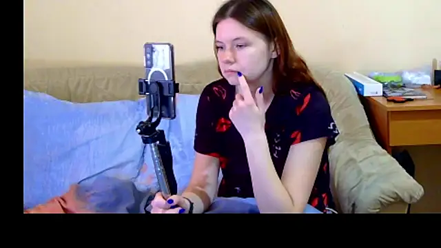 Snapshot of JessicaHolland1 chatting on 7, 4, 2026 JessicaHolland1 online show from 7, 4, 2026