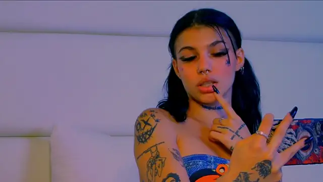 YasminnStorm online show from 24, 6, 2026