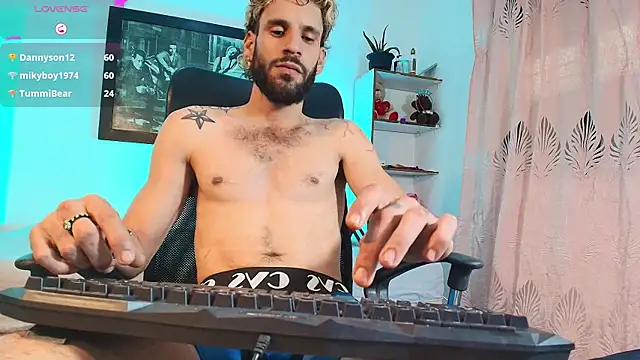 Snapshot of Axel_storm2 chatting on 4, 4, 2026 Axel storm2 online show from 4, 4, 2026