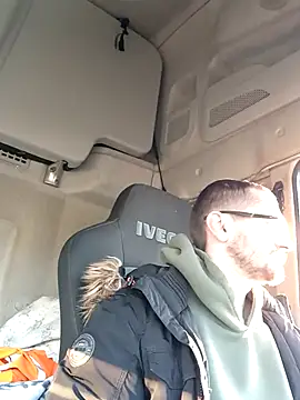 jozsi1995 online show from 7, 4, 2026