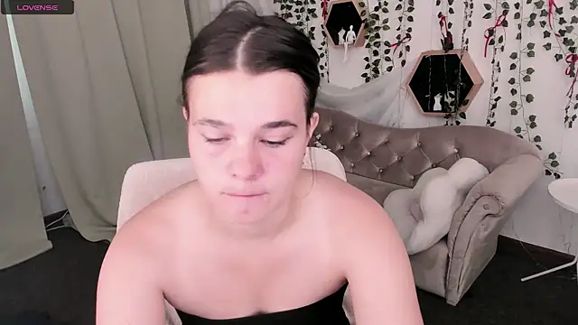 Kacey Love online show from 28, 7, 2026