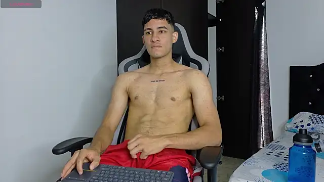 Snapshot of JakeMonroe chatting on 13, 4, 2026 JakeMonroe online show from 13, 4, 2026