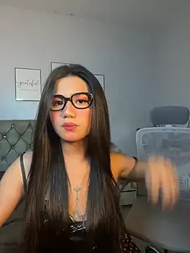 Snapshot of JassmineLove chatting on 5, 7, 2026 JassmineLove online show from 5, 7, 2026